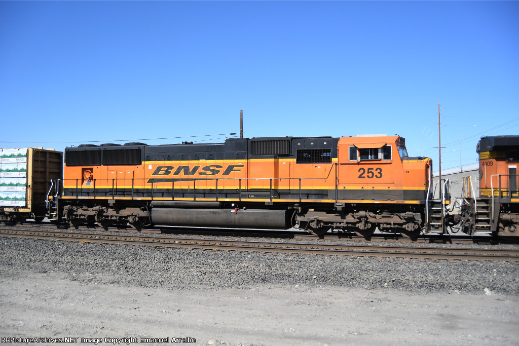 BNSF 253